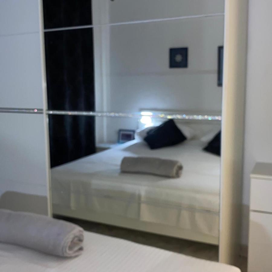 Beach Apartments Mika Lokva Rogoznica Eksteriør billede