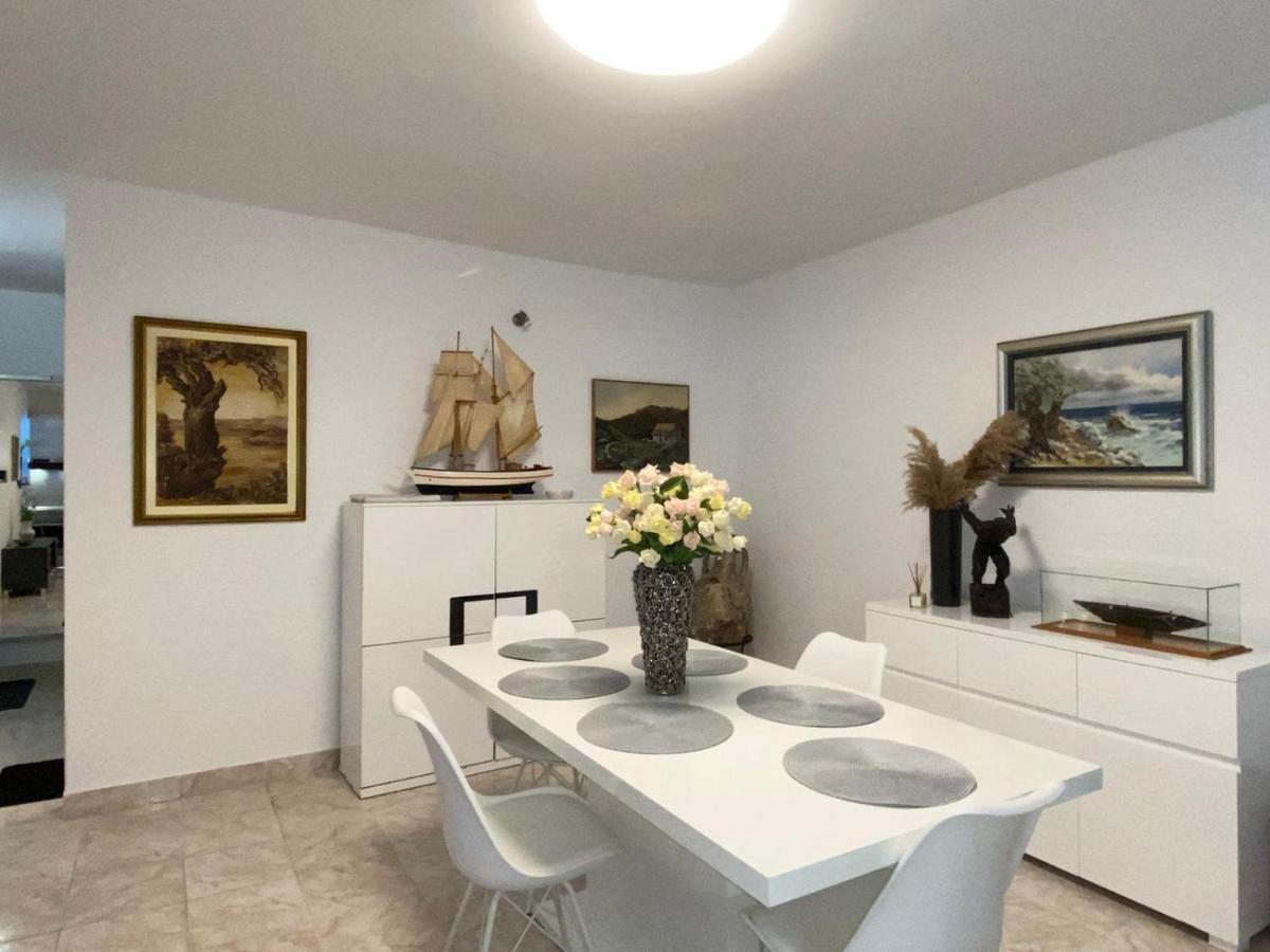 Beach Apartments Mika Lokva Rogoznica Eksteriør billede