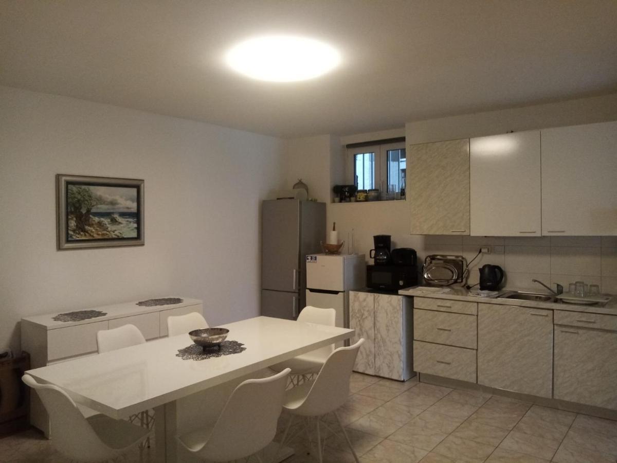 Beach Apartments Mika Lokva Rogoznica Eksteriør billede